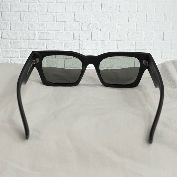 Le Specs Shmood Black Sunglasses - Picture 5 of 7